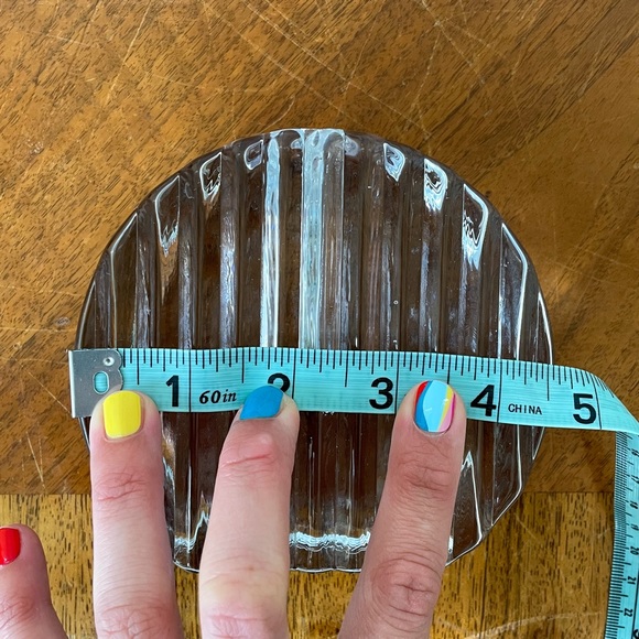 Ice Block Ribbed Flat and Round Glass Bud Vase - Picture 7 of 10